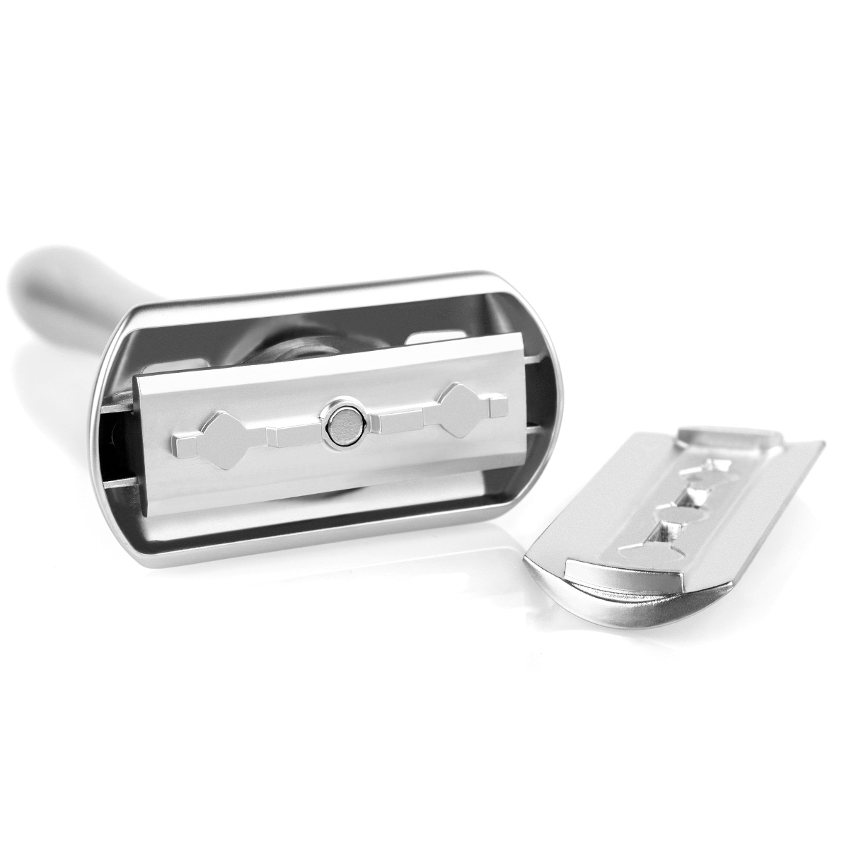 Q Shave Adjustable Safety Razor Including Stand & Blade Disposal Case