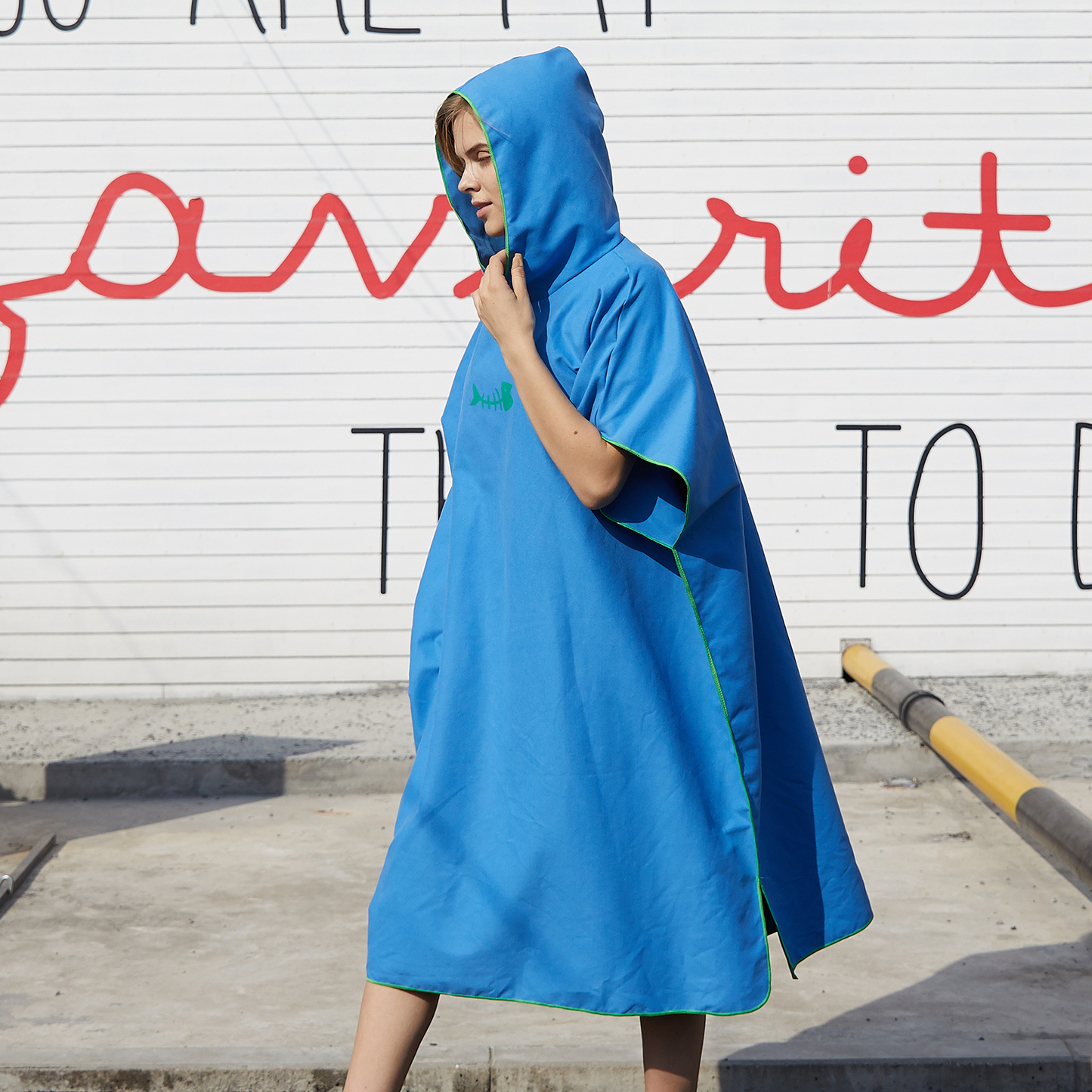 Poncho Changing Towel with Hood Microfiber Beach Blanket Bath Towel Swim Towel Wetsuit Beach Poncho.