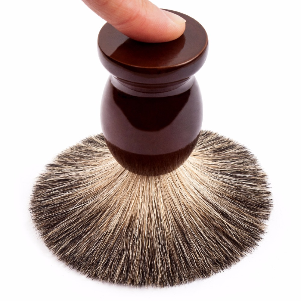 Q shave Classic Shaving Brush with Authentic Wooden Handle & Pure Badger Hair